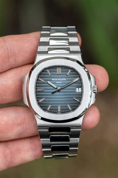 Review of the Legendary Blue Dial Steel Patek Philippe Nautilus 